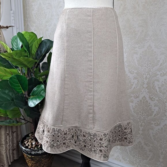 Ann Taylor Size 0 Tan A-Line Skirt Embroidered Floral Bottom Wool Blend EUC - Picture 1 of 10